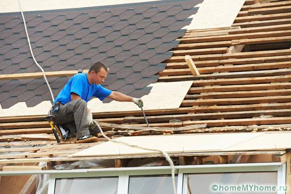 За полагане на покрива е необходимо монтирането на решетката