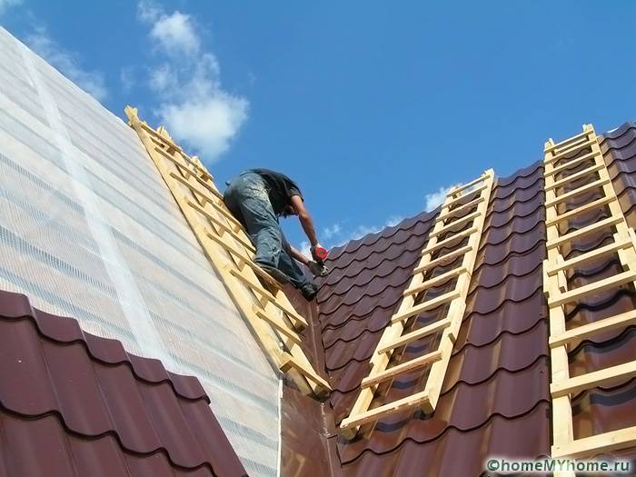 Съвременните технологии правят възможно полагането на метални керемиди дори върху сложни покриви