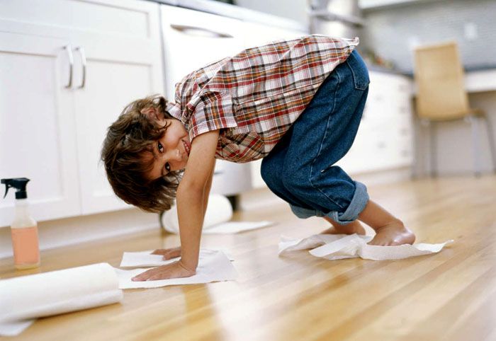 Мокрото почистване на пода трябва да се извършва ежедневно.