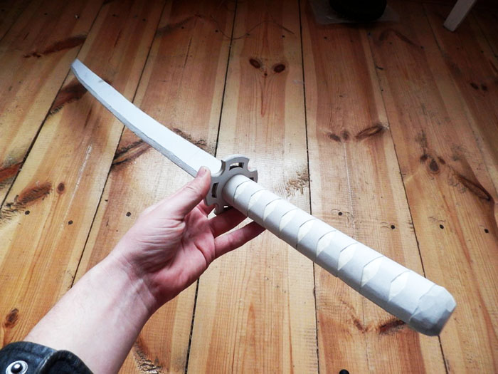 Как да направите меч от дърво и други материали